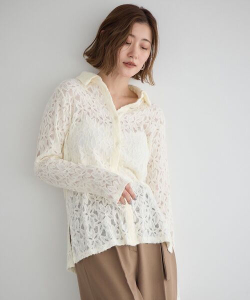 YECCA VECCA（イェッカヴェッカ）の「フラワー起毛レースシャツ（シャツ/ブラウス・レディース・オフホワイト・FREE）」の2枚目の写真