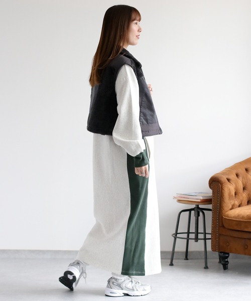Champion(チャンピオン)の「【Champion】裏起毛リバースウィーブスウェットワンピース(ワンピース・レディース・ブラック系/オートミール・L)」の20枚目の写真