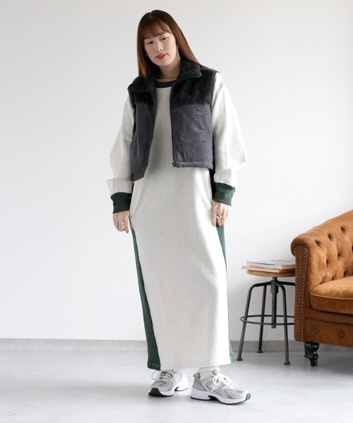 Champion(チャンピオン)の「【Champion】裏起毛リバースウィーブスウェットワンピース(ワンピース・レディース・ブラック系/オートミール・L)」の22枚目の写真