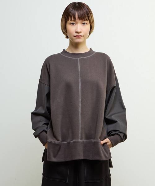 SOFFITTO(ソフィット)の「【nota della mano sinistra(ノータ デラ マノ シニストラ)】袖切替デザインスウェット(スウェット・レディース・チャコールグレー/オフホワイト/ブラック・FREE)」の3枚目の写真