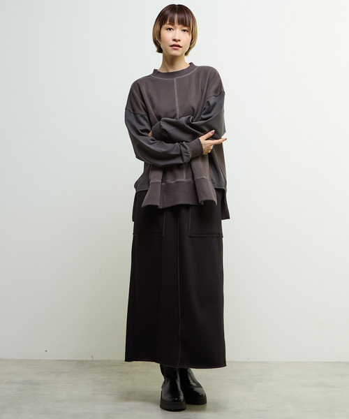 SOFFITTO(ソフィット)の「【nota della mano sinistra(ノータ デラ マノ シニストラ)】袖切替デザインスウェット(スウェット・レディース・チャコールグレー/オフホワイト/ブラック・FREE)」の4枚目の写真