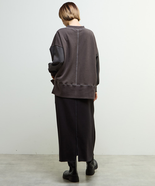 SOFFITTO(ソフィット)の「【nota della mano sinistra(ノータ デラ マノ シニストラ)】袖切替デザインスウェット(スウェット・レディース・チャコールグレー/オフホワイト/ブラック・FREE)」の6枚目の写真