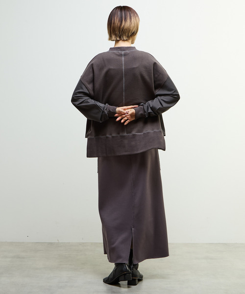 SOFFITTO(ソフィット)の「【nota della mano sinistra(ノータ デラ マノ シニストラ)】袖切替デザインスウェット(スウェット・レディース・チャコールグレー/オフホワイト/ブラック・FREE)」の8枚目の写真