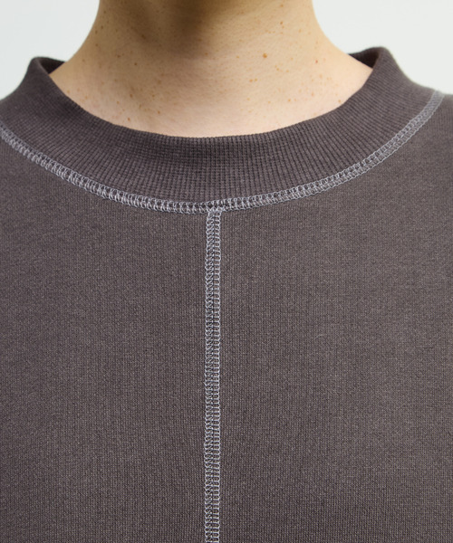 SOFFITTO(ソフィット)の「【nota della mano sinistra(ノータ デラ マノ シニストラ)】袖切替デザインスウェット(スウェット・レディース・チャコールグレー/オフホワイト/ブラック・FREE)」の11枚目の写真