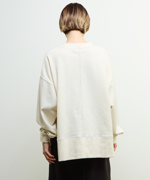 SOFFITTO(ソフィット)の「【nota della mano sinistra(ノータ デラ マノ シニストラ)】袖切替デザインスウェット(スウェット・レディース・チャコールグレー/オフホワイト/ブラック・FREE)」の22枚目の写真