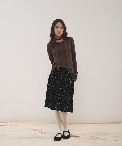 MUHET(ミュエータ)の「ribbed henley knit top with ribbon tie / 紐付きリブヘンリーニットトップス(ニット/セーター・レディース・チャコールグレー/ブラウン/ネイビー・FREE)」の14枚目の写真