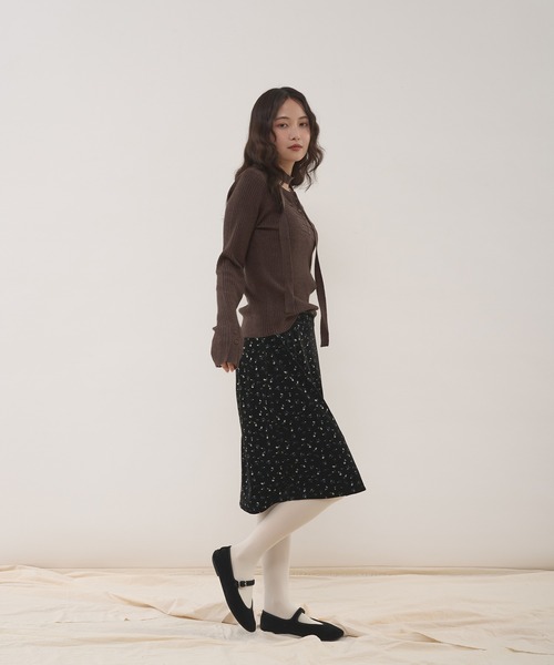 MUHET(ミュエータ)の「ribbed henley knit top with ribbon tie / 紐付きリブヘンリーニットトップス(ニット/セーター・レディース・チャコールグレー/ブラウン/ネイビー・FREE)」の15枚目の写真