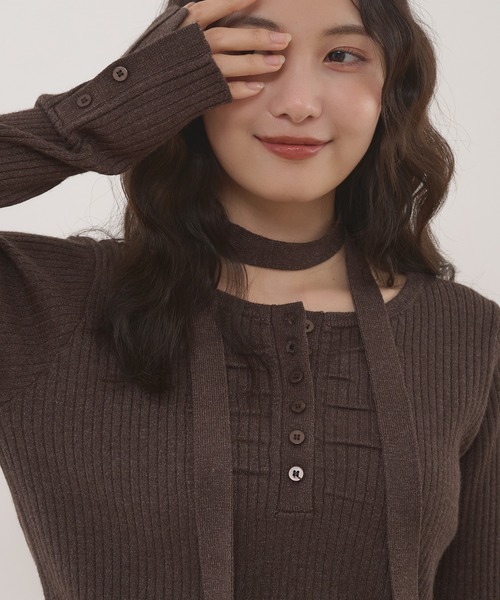 MUHET(ミュエータ)の「ribbed henley knit top with ribbon tie / 紐付きリブヘンリーニットトップス(ニット/セーター・レディース・チャコールグレー/ブラウン/ネイビー・FREE)」の9枚目の写真