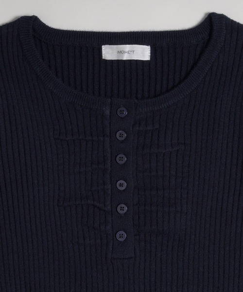 MUHET(ミュエータ)の「ribbed henley knit top with ribbon tie / 紐付きリブヘンリーニットトップス(ニット/セーター・レディース・チャコールグレー/ブラウン/ネイビー・FREE)」の18枚目の写真
