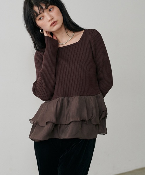 LARUTA（ラルータ）の「【LARUTA】［Yurie企画］前後2WAYペプラムフリルニット（ニット/セーター・レディース・ブラック/アイボリー/ダークブラウン/モカ・FREE）」の3枚目の写真