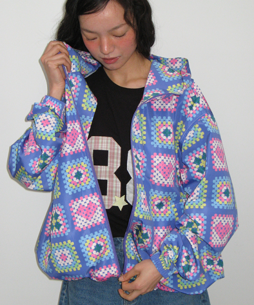 RONRON(ロンロン)の「HEART CROCHET PATTERN HOODED WINDBREAKER JUMPER LIGHT PURPLE(ナイロンジャケット・レディース・その他・FREE)」の2枚目の写真