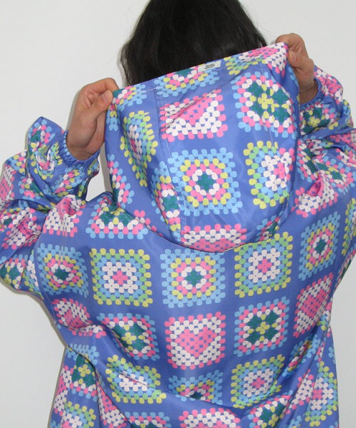 RONRON(ロンロン)の「HEART CROCHET PATTERN HOODED WINDBREAKER JUMPER LIGHT PURPLE(ナイロンジャケット・レディース・その他・FREE)」の3枚目の写真