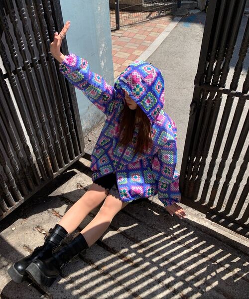 RONRON(ロンロン)の「HEART CROCHET PATTERN HOODED WINDBREAKER JUMPER LIGHT PURPLE(ナイロンジャケット・レディース・その他・FREE)」の6枚目の写真