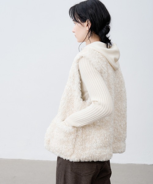 tageechita(タジチタ)の「【tageechita】リバーシブル ボアベスト(ベスト・レディース・アイボリー・S/M)」の5枚目の写真
