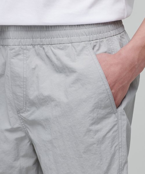 MUSINSA STANDARD（ムシンサスタンダード）の「ナイロンバンディングショーツ_5.5インチ [アッシュグレー]（その他パンツ・メンズ・その他・38/36/34/32/30/26/28）」の4枚目の写真