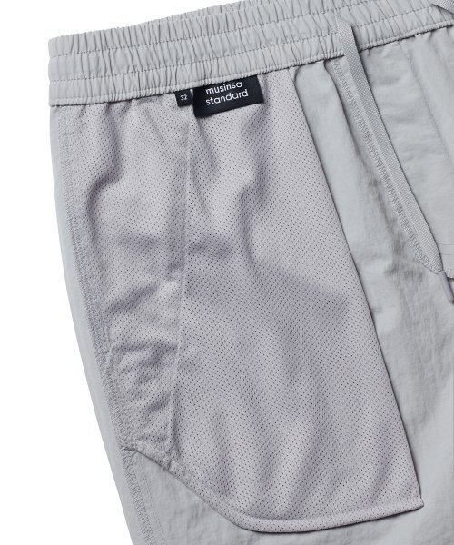 MUSINSA STANDARD（ムシンサスタンダード）の「ナイロンバンディングショーツ_5.5インチ [アッシュグレー]（その他パンツ・メンズ・その他・38/36/34/32/30/26/28）」の5枚目の写真