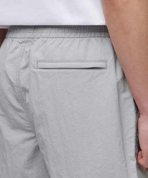 MUSINSA STANDARD（ムシンサスタンダード）の「ナイロンバンディングショーツ_5.5インチ [アッシュグレー]（その他パンツ・メンズ・その他・38/36/34/32/30/26/28）」の6枚目の写真