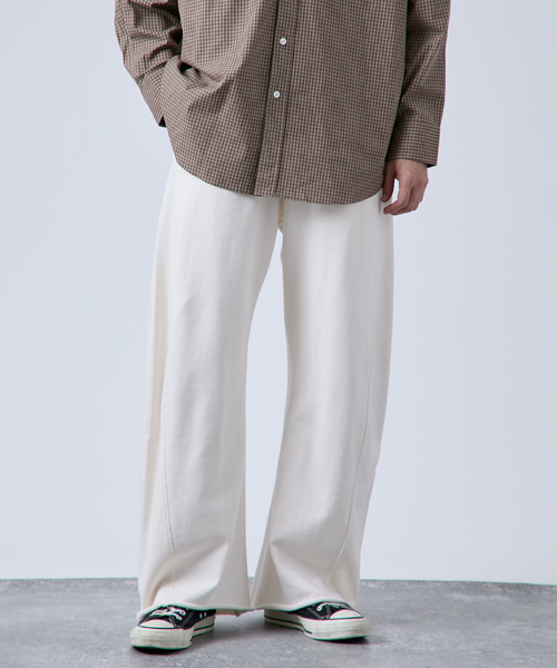 B.C STOCK（ベーセーストック）の「《追加》3D BAGGY スウェットパンツ（スウェットパンツ・メンズ・アイボリー/グレー/ベージュ/ブラック・MEDIUM/LARGE）」の2枚目の写真