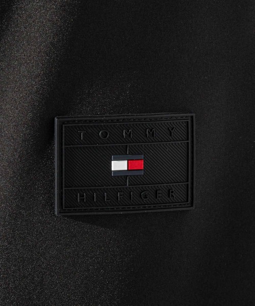 TOMMY HILFIGER（トミーヒルフィガー）の「TOMMY HILFIGER FILLED SOFT SHELL  トミーヒルフィガー テック フーデッドジャケット（ブルゾン・メンズ・グレー系1/ブラック・MEDIUM/LARGE/X-LARGE）」の10枚目の写真