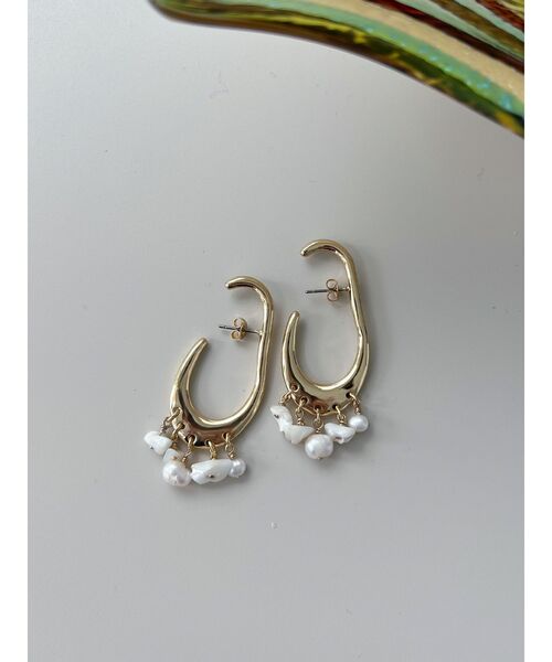 Ungrid（アングリッド）の「パールミックスコンビピアス（ピアス（両耳用）・レディース・ゴールド/シルバー・FREE）」の4枚目の写真