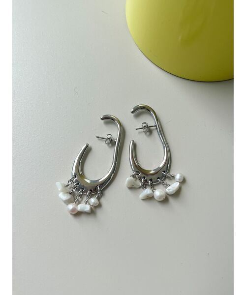 Ungrid（アングリッド）の「パールミックスコンビピアス（ピアス（両耳用）・レディース・ゴールド/シルバー・FREE）」の5枚目の写真