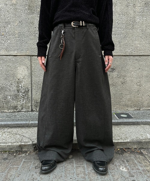 kutir（クティール）の「STUDS BARREL RACK WOOL LIKE SLACKS／スタッズバレルレックウールライクスラックス（スラックス・メンズ・チャコールグレー/ブラウン・SMALL/LARGE/MEDIUM）」の3枚目の写真