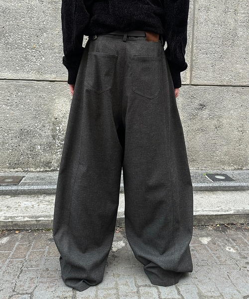 kutir（クティール）の「STUDS BARREL RACK WOOL LIKE SLACKS／スタッズバレルレックウールライクスラックス（スラックス・メンズ・チャコールグレー/ブラウン・SMALL/LARGE/MEDIUM）」の5枚目の写真