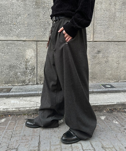 kutir（クティール）の「STUDS BARREL RACK WOOL LIKE SLACKS／スタッズバレルレックウールライクスラックス（スラックス・メンズ・チャコールグレー/ブラウン・SMALL/LARGE/MEDIUM）」の6枚目の写真