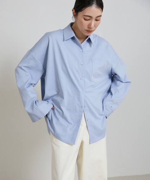 select MOCA(セレクトモカ)の「スリーブアレンジオーバーサイズシャツ(シャツ/ブラウス・レディース・スミクロ/オフホワイト/サックスブルー・FREE)」の1枚目の写真