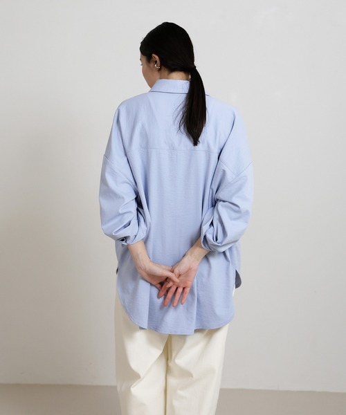 select MOCA(セレクトモカ)の「スリーブアレンジオーバーサイズシャツ(シャツ/ブラウス・レディース・スミクロ/オフホワイト/サックスブルー・FREE)」の9枚目の写真