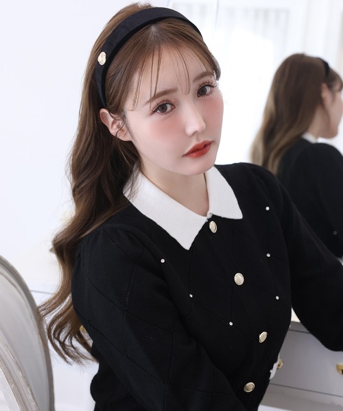 one after another NICE CLAUP（ワンアフターアナザーナイスクラップ）の「ゴールドボタン付きカチューシャ（カチューシャ・レディース・ダークブラウン/ブラック・FREE）」の7枚目の写真