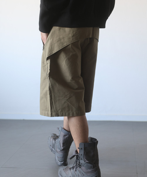 HEISAN（ハイサン）の「ヒドゥンポケットバミューダパンツカーキ（その他パンツ・レディース・その他・SMALL/MEDIUM/LARGE）」の2枚目の写真