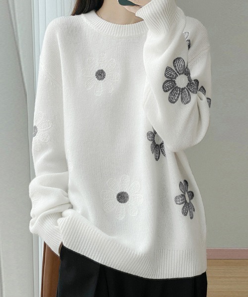 ONEP STAR(ワンピスター)の「花柄刺繍ニットプルオーバー(ニット/セーター・レディース・ホワイト/グレイッシュベージュ・FREE)」の8枚目の写真