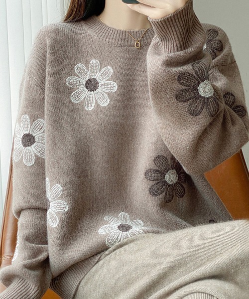 ONEP STAR(ワンピスター)の「花柄刺繍ニットプルオーバー(ニット/セーター・レディース・ホワイト/グレイッシュベージュ・FREE)」の10枚目の写真