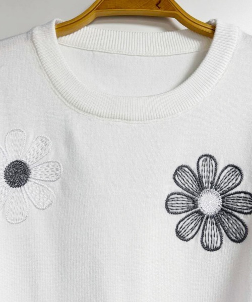 ONEP STAR(ワンピスター)の「花柄刺繍ニットプルオーバー(ニット/セーター・レディース・ホワイト/グレイッシュベージュ・FREE)」の6枚目の写真