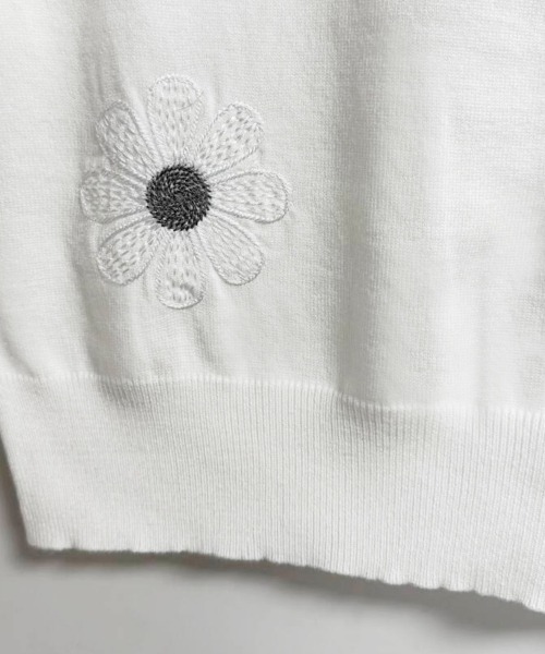 ONEP STAR(ワンピスター)の「花柄刺繍ニットプルオーバー(ニット/セーター・レディース・ホワイト/グレイッシュベージュ・FREE)」の3枚目の写真