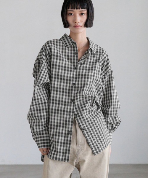 LOWRYS FARM（ローリーズファーム）の「チェックBIGシャツ　638587（シャツ/ブラウス・レディース・ブラック/ブラウン/グレー/ベージュ系その他2・FREE）」の2枚目の写真