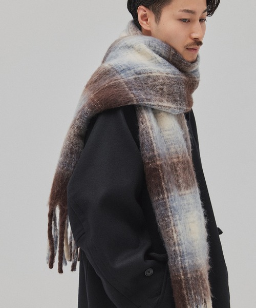 PUBLIC TOKYO（パブリックトウキョウ）の「【残りわずか】ヘアリーフリンジマフラー（マフラー・レディース・ブラウン系/ブラック/グレー/イエロー系/オレンジ系/グリーン系・FREE）」の13枚目の写真