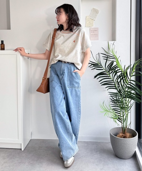 classicalelf(クラシカルエルフ)の「垢抜け配色で大人の抜け感プラス。ラグランスリーブ配色ステッチ胸刺繍Tシャツ(半袖)(Tシャツ/カットソー・レディース・ベージュ/チャコール/オートミール/杢グレー/ホワイト・LARGE/MEDIUM/SMALL/X-LARGE)」の17枚目の写真