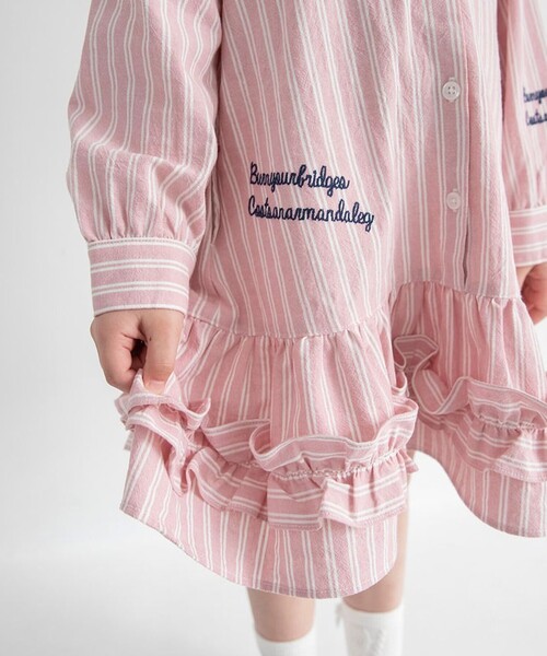 BRANSHES（ブランシェス）の「【おそろい】ストライプ柄ロゴ刺繍ワンピース（ワンピース・キッズ・サックスブルー/ピンク・140/120/130/100/80/110/90/150）」の5枚目の写真