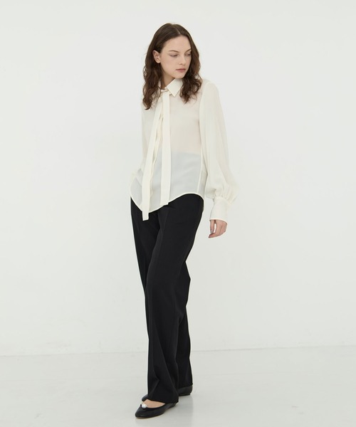 CINOH（チノ）の「BLACK FORMAL BOWTIE SHIRT（シャツ/ブラウス・レディース・アイボリー/ブラック・36）」の4枚目の写真