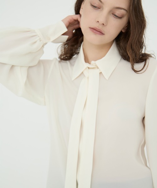 CINOH（チノ）の「BLACK FORMAL BOWTIE SHIRT（シャツ/ブラウス・レディース・アイボリー/ブラック・36）」の10枚目の写真