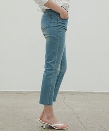 シグネチャーストレートデニムパンツ