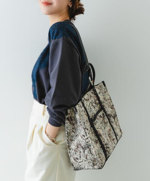 RODE SKO(ロデスコ)の「ファブリックスクエアトートバッグ(トートバッグ・レディース・アイボリー/グレー・ONE)」の10枚目の写真