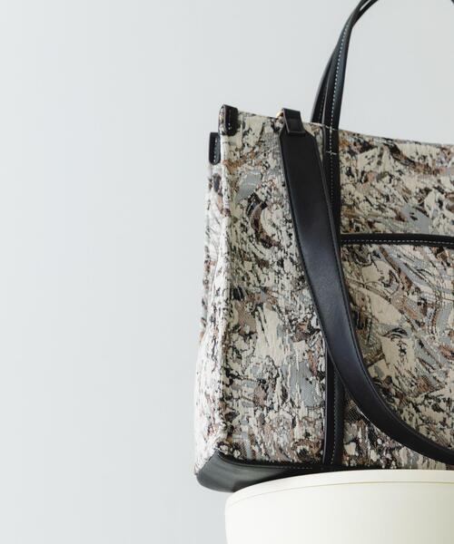 RODE SKO(ロデスコ)の「ファブリックスクエアトートバッグ(トートバッグ・レディース・アイボリー/グレー・ONE)」の16枚目の写真