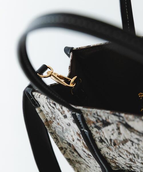 RODE SKO(ロデスコ)の「ファブリックスクエアトートバッグ(トートバッグ・レディース・アイボリー/グレー・ONE)」の18枚目の写真