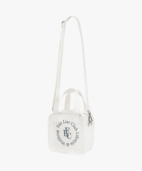 FAIRLIAR CLUB(フェアライアークラブ)の「FLC Lifestyle Crossbody Bag_IVORY(メッセンジャーバッグ・レディース・アイボリー・FREE)」の1枚目の写真