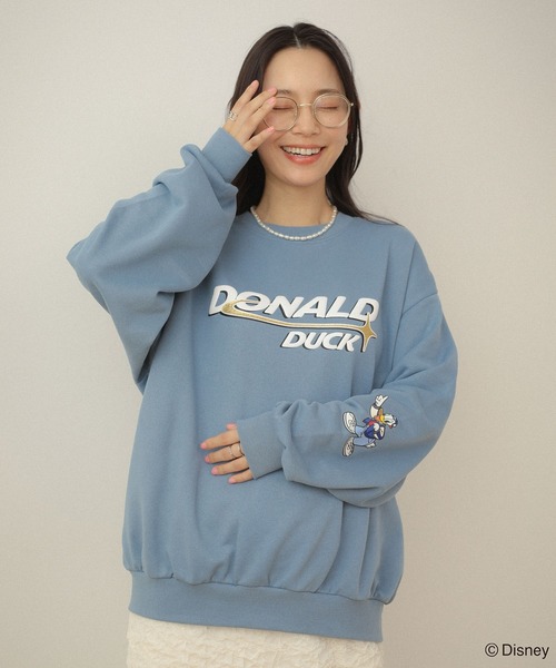 Disney（ディズニー）の「ミッキー&フレンズ/スウェット（スウェット・レディース・パープル/ライトブルー/オフホワイト/杢グレー・FREE）」の4枚目の写真