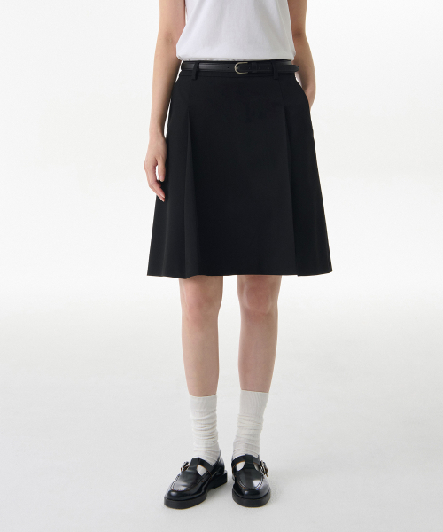 MUSINSA STANDARD WOMAN（ムシンサスタンダードウーマン）の「ウィメンズパネルスリットニーレングススカート[ブラック]（スカート・レディース・その他・LARGE/MEDIUM/SMALL/X-SMALL）」の3枚目の写真