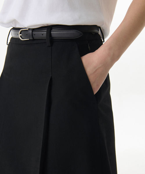MUSINSA STANDARD WOMAN（ムシンサスタンダードウーマン）の「ウィメンズパネルスリットニーレングススカート[ブラック]（スカート・レディース・その他・LARGE/MEDIUM/SMALL/X-SMALL）」の6枚目の写真